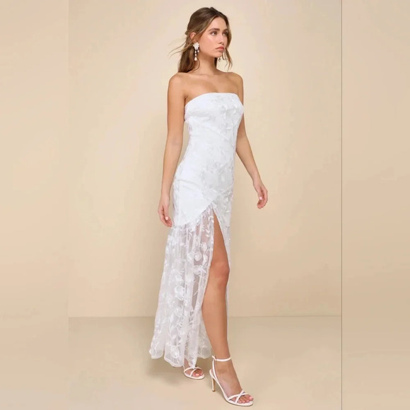 Lulu's Angelic Mood White Floral Embroidered Strapless Maxi Dress L Wedding NWOT - Picture 3 of 11